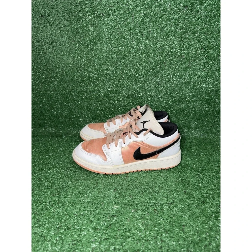 Nike Air Jordan 1 Women Size 5.5 Boys 4Y Beige Low Top Basketball Shoes Sneakers